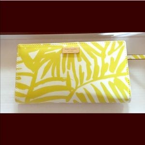Kate spade wallet 🌿